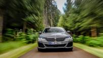 P90395451_highRes_the-new-bmw-545e-xdr