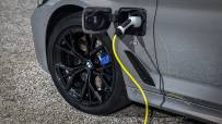 P90395494_highRes_the-new-bmw-545e-xdr