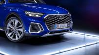 7777-AudiQ5SportbackEuropeanmodelshown