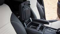 2021-Land-Rover-Discovery-48