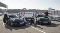 2022-Porsche-911-GT3-11