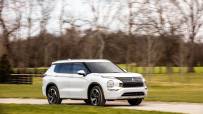 2022-Mitsubishi-Outlander-7-SUV-CarScoops