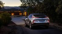 2023-Cadillac-Lyriq-1