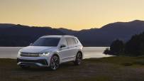 2022-Volkswagen-Tiguan-LWB-1