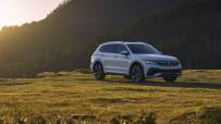 2022-Volkswagen-Tiguan-LWB-2