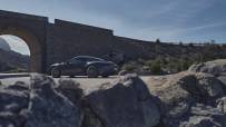 2022-Porsche-911-GT3-Touring-09