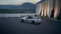 2022-Porsche-911-GTS-1