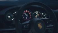 2022-Porsche-911-GTS-22