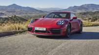 2022-Porsche-911-GTS-30