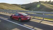 2022-Porsche-911-GTS-37