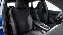 P90437797_highRes_the-all-new-bmw-230e