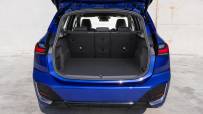 P90437799_highRes_the-all-new-bmw-230e