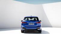 P90437832_highRes_the-all-new-bmw-230e