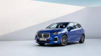 P90437833_highRes_the-all-new-bmw-230e