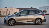 P90451603_highRes_bmw-230e-xdrive-acti