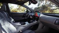 toy-bz4x-2021-prelaunch-hub-brand-img-kv-interior-front-2