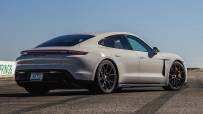 Porsche-Taycan_GTS-2022-1600-0f-(1)