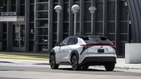 2023-Toyota-bZ4X-203