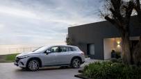 2023-Mercedes-Benz-EQS-SUV-0024
