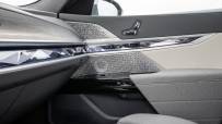 2023-BMW-7-Series-Interior-20