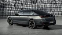 2023-BMW-M760e-xDrive-26