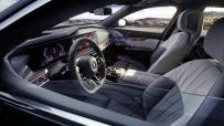2023-BMW-M760e-xDrive-4