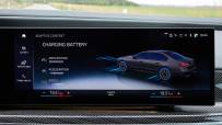 P90480839_highRes_the-new-bmw-m760e-xd