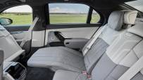 P90480845_highRes_the-new-bmw-m760e-xd