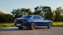 P90480856_highRes_the-new-bmw-740d-xdr