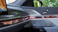 P90486113_highRes_the-new-bmw-760i-xdr