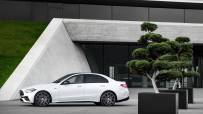 2023-Mercedes-AMG-C43-Sedan-8
