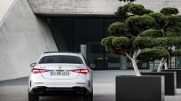2023-Mercedes-AMG-C43-Sedan-9