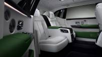 2022-Rolls-Royce-Phantom-19