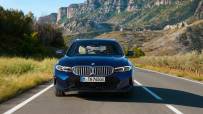 P90462520_highRes_the-new-bmw-330e-tou