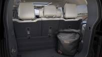 2023-Land-Rover-Defender-130-006
