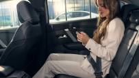 Citroen-C4-X-and-E-C4-X-47