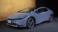 2023-Toyota-Prius-JDM-22