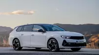 Vauxhall-Astra_Sports_Tourer_GSe-2023-1600-01
