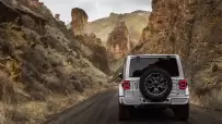 2024-Jeep-Wrangler-073