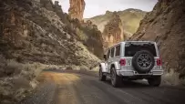 2024-Jeep-Wrangler-074