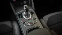 Alfa-Romeo-Giulia-and-Stelvio-Quadrifoglio-100-Anniversario-Interior-4