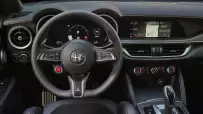 alfa-stelvio-qv-100-2023-1