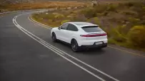2024-Porsche-Cayenne-09