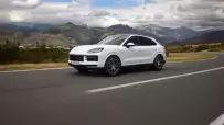 2024-Porsche-Cayenne-10