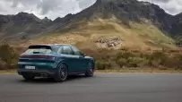 2024-Porsche-Cayenne-25