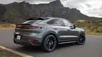 2024-Porsche-Cayenne-31