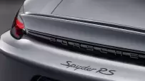 2024-Porsche-718-Spyder-RS-09