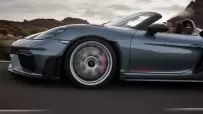 2024-Porsche-718-Spyder-RS-19