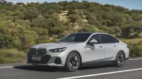 P90504993_highRes_the-new-bmw-i5-edriv