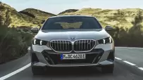 P90505029_highRes_the-new-bmw-i5-edriv